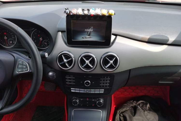 Used Mercedes-Benz B-Class 2016 B 180 Audio And AC Panel