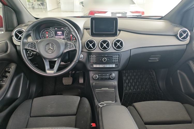 Used Mercedes-Benz B-Class 2016 B 180 Center Console