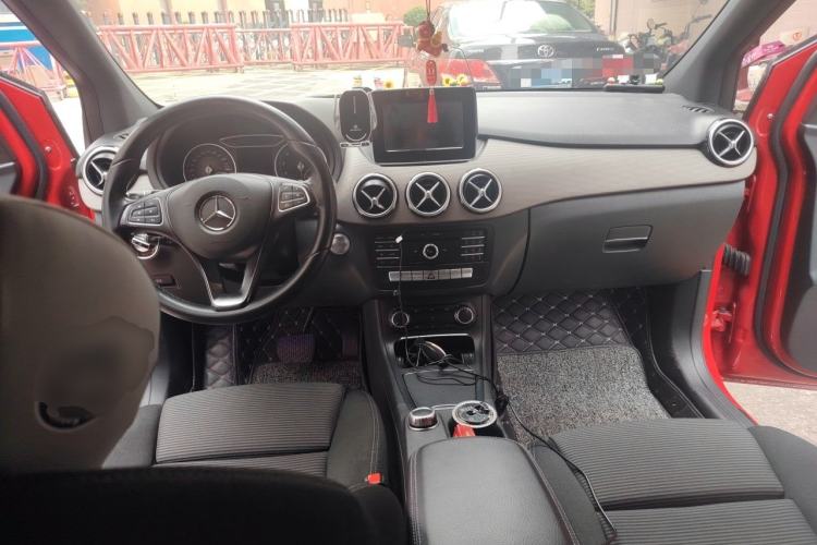 Used Mercedes-Benz B-Class 2016 B 180 Center Console