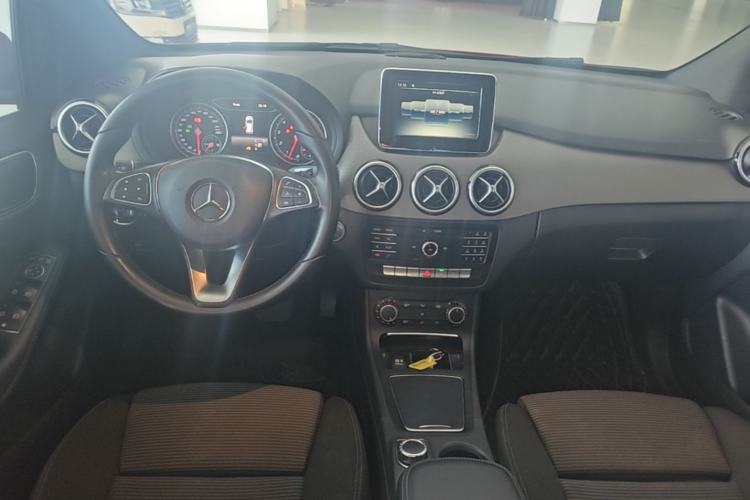 Used Mercedes-Benz B-Class 2016 B 180 Center Console