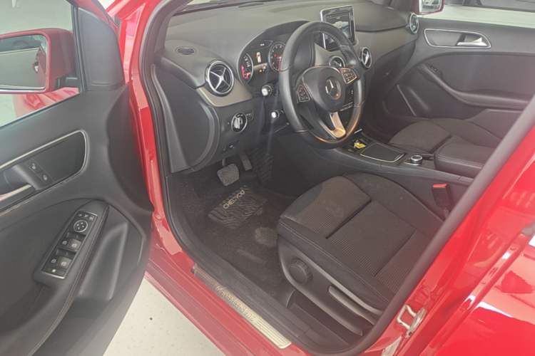 Used Mercedes-Benz B-Class 2016 B 180 Driver Seat