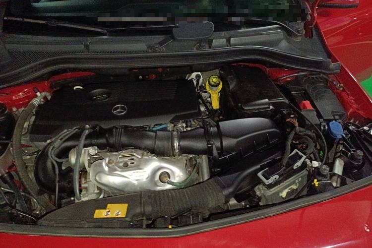 Used Mercedes-Benz B-Class 2016 B 200 Exclusive Edition Engine Bay