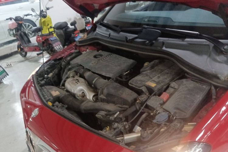 Used Mercedes-Benz B-Class 2016 B 180 Engine Bay