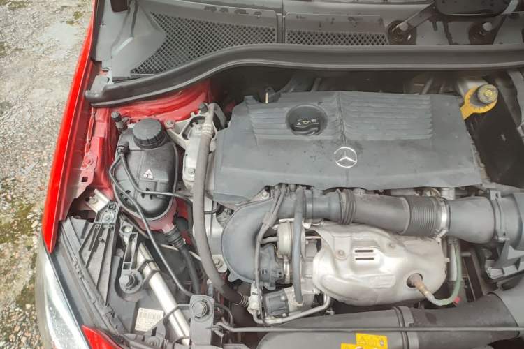 Used Mercedes-Benz B-Class 2016 B 180 Engine Bay Left