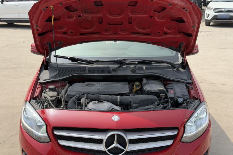 Used Mercedes-Benz B-Class 2016 B 180 Engine Bay