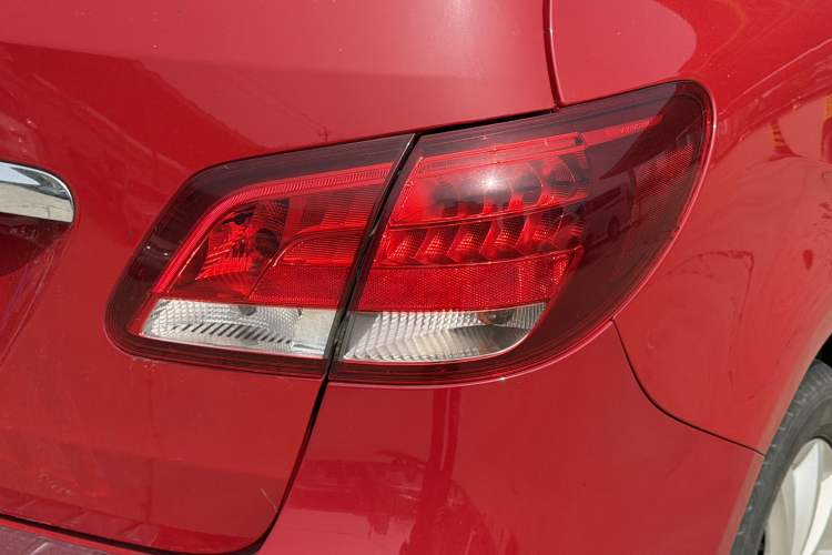 Used Mercedes-Benz B-Class 2016 B 180 Exterior 3