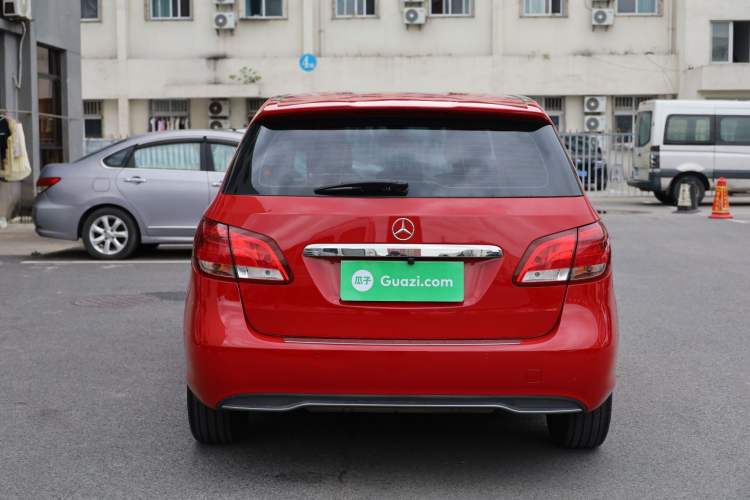 Used Mercedes-Benz B-Class 2016 B 180 Exterior 4