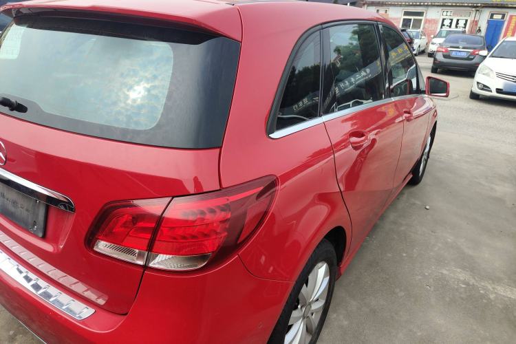 Used Mercedes-Benz B-Class 2016 B 180 Exterior 4