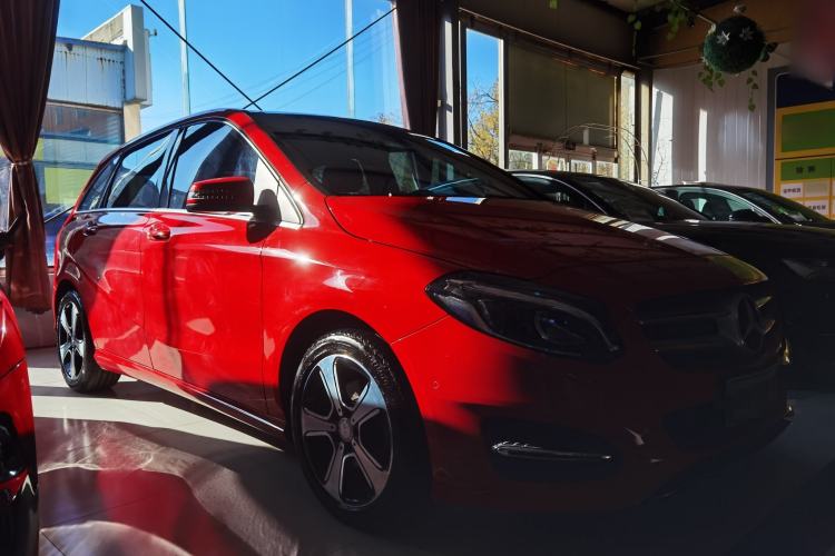 Used Mercedes-Benz B-Class 2016 B 200 Exclusive Edition Exterior 6