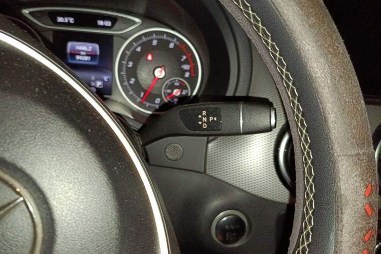 Used Mercedes-Benz B-Class 2016 B 200 Exclusive Edition Gear Lever