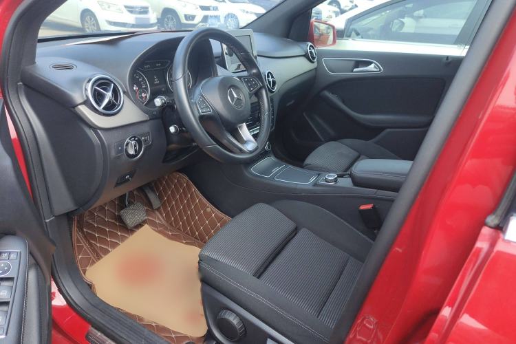 Used Mercedes-Benz B-Class 2016 B 180 Interior 2