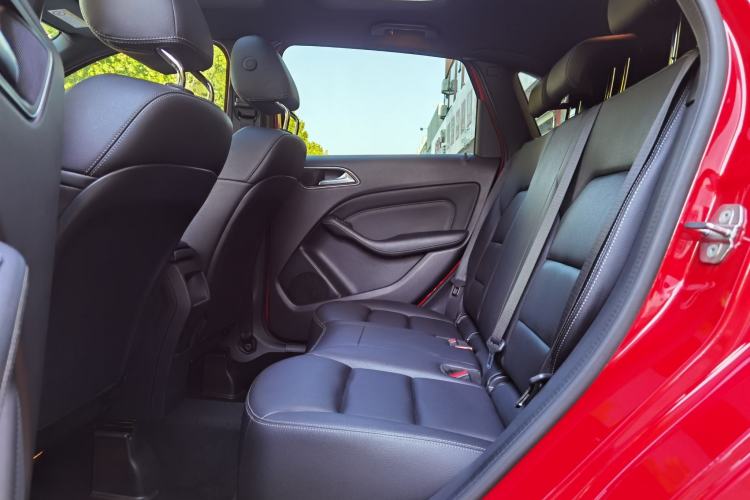 Used Mercedes-Benz B-Class 2016 B 200 Exclusive Edition Interior 2