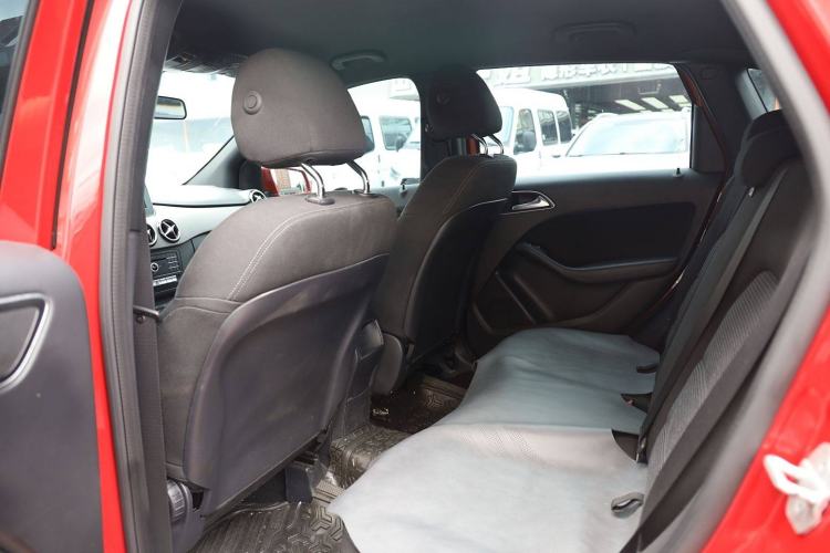 Used Mercedes-Benz B-Class 2016 B 180 Interior 3