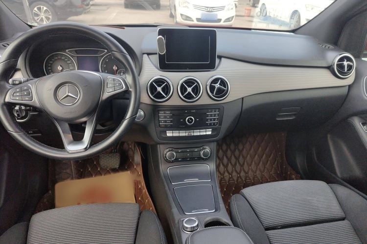 Used Mercedes-Benz B-Class 2016 B 180 Interior 3