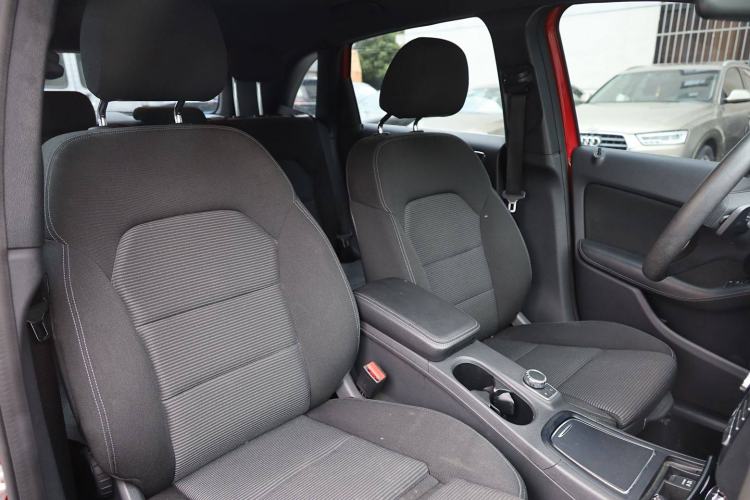 Used Mercedes-Benz B-Class 2016 B 180 Interior 5