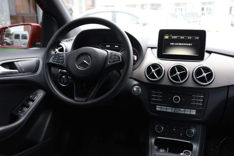 Used Mercedes-Benz B-Class 2016 B 180 Interior 6