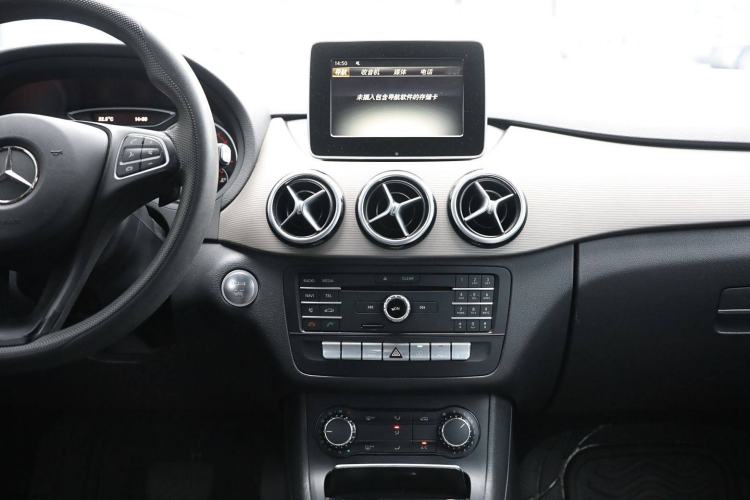 Used Mercedes-Benz B-Class 2016 B 180 Interior 7
