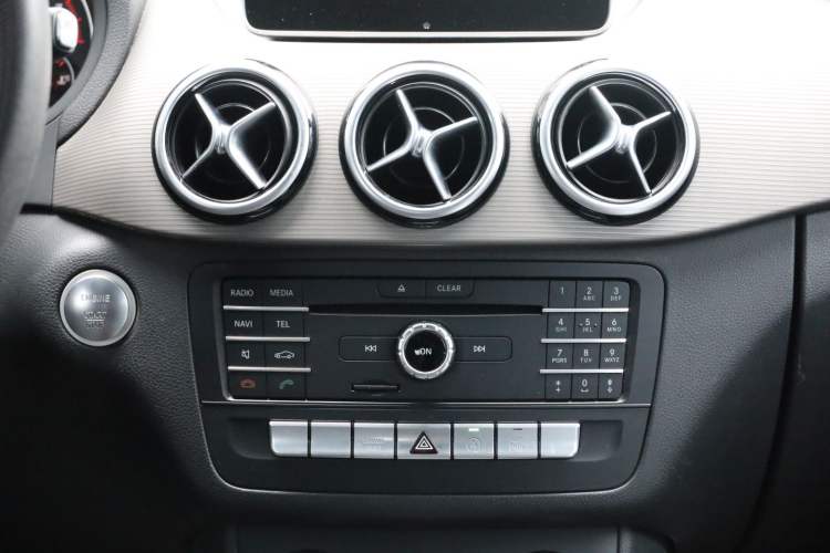 Used Mercedes-Benz B-Class 2016 B 180 Interior 8