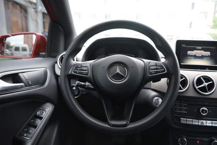 Used Mercedes-Benz B-Class 2016 B 180 Interior 9