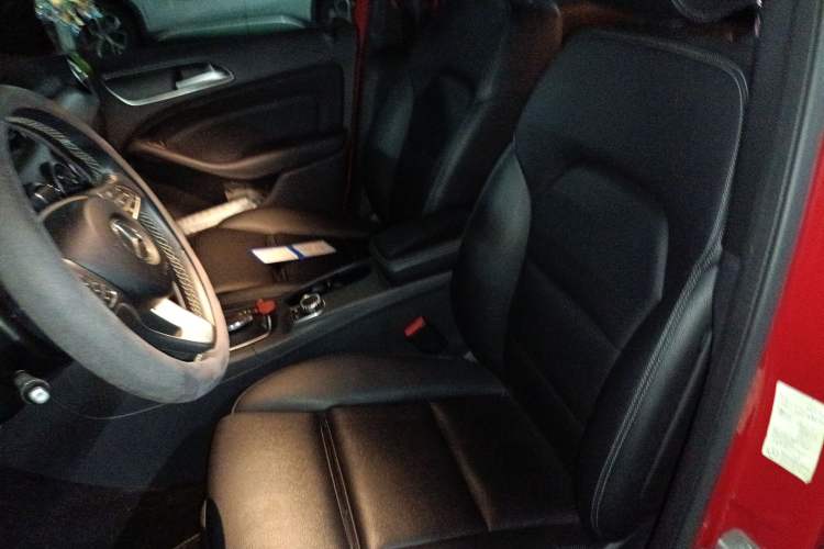 Used Mercedes-Benz B-Class 2016 B 200 Exclusive Edition Left Front Seat
