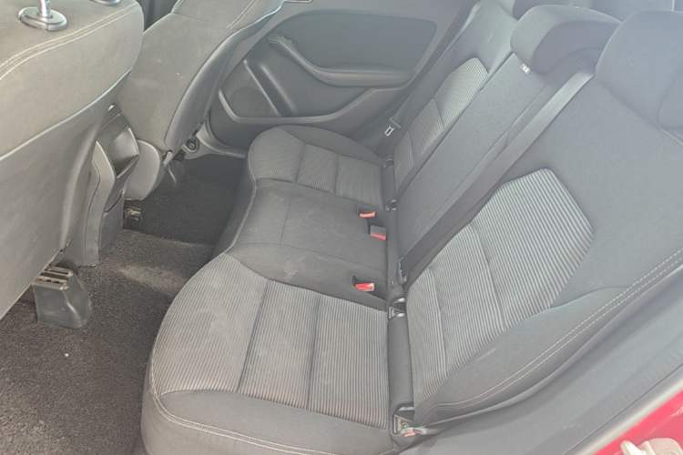 Used Mercedes-Benz B-Class 2016 B 180 Left Rear Seat
