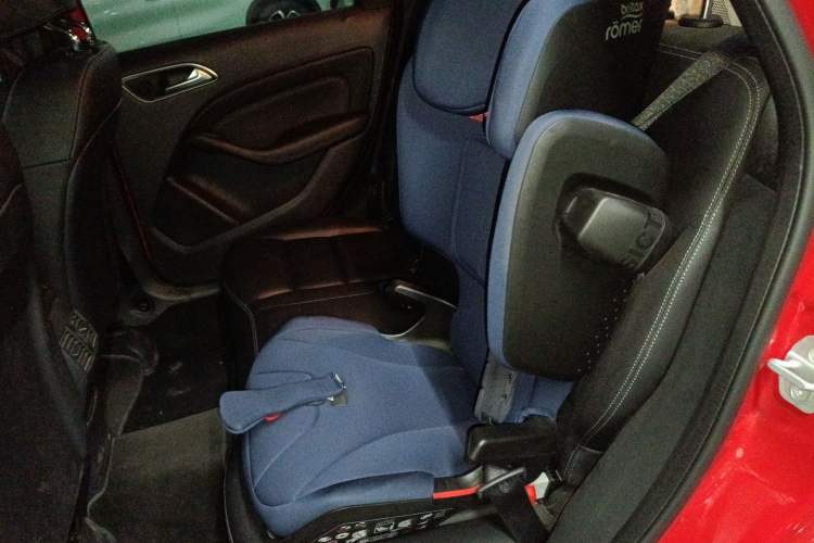 Used Mercedes-Benz B-Class 2016 B 200 Exclusive Edition Left Rear Seat