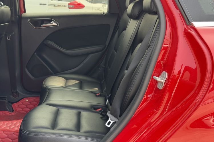 Used Mercedes-Benz B-Class 2016 B 180 Left Rear Seat