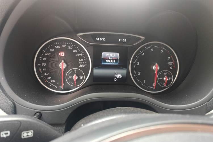 Used Mercedes-Benz B-Class 2016 B 180 Odometer Close Up
