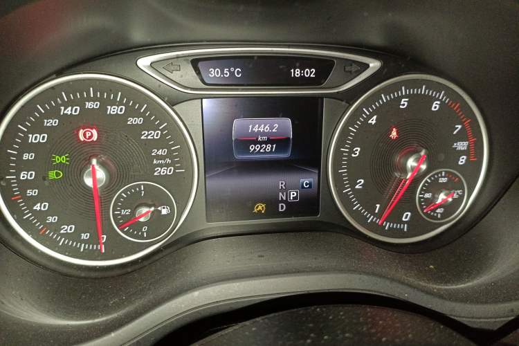 Used Mercedes-Benz B-Class 2016 B 200 Exclusive Edition Odometer Close Up