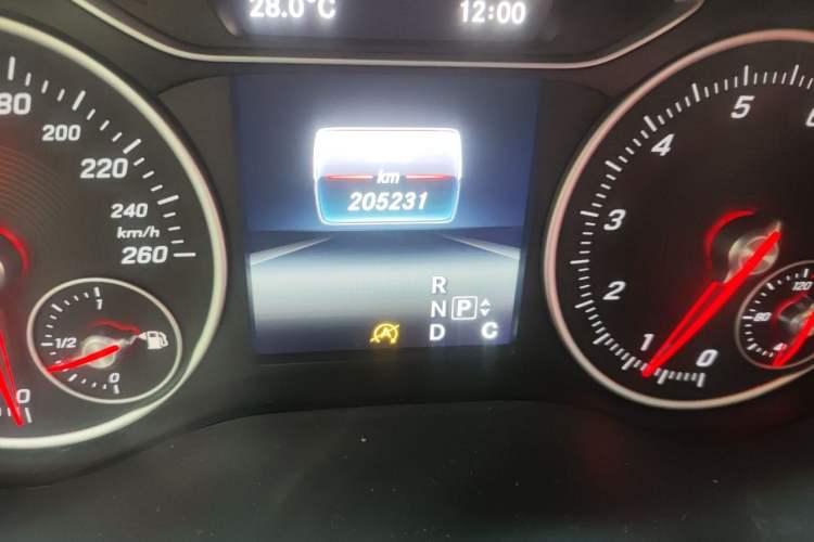 Used Mercedes-Benz B-Class 2016 B 180 Odometer Close Up