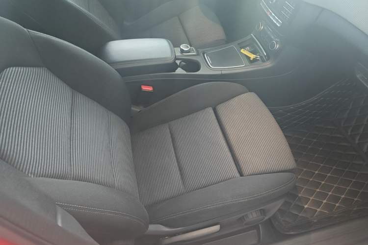 Used Mercedes-Benz B-Class 2016 B 180 Right Front Seat