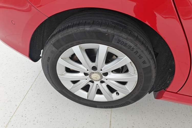 Used Mercedes-Benz B-Class 2016 B 180 Right Rear Wheel Hub