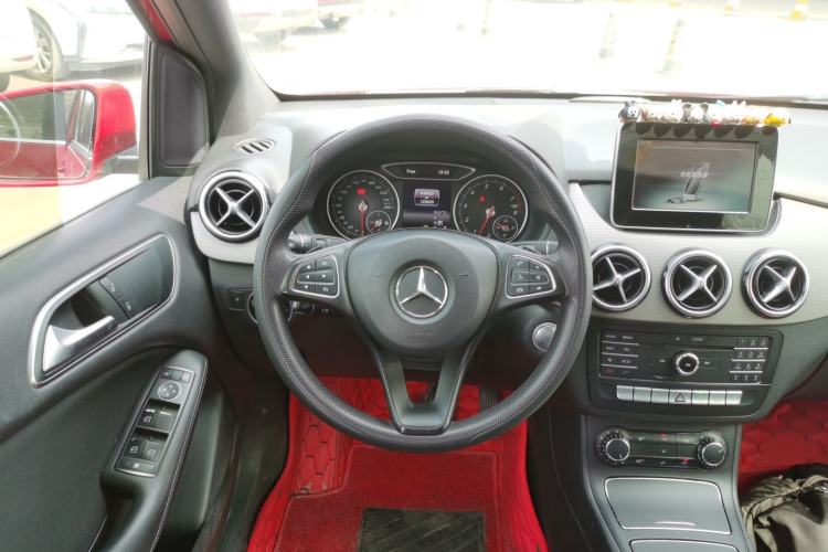 Used Mercedes-Benz B-Class 2016 B 180 Steering Wheel