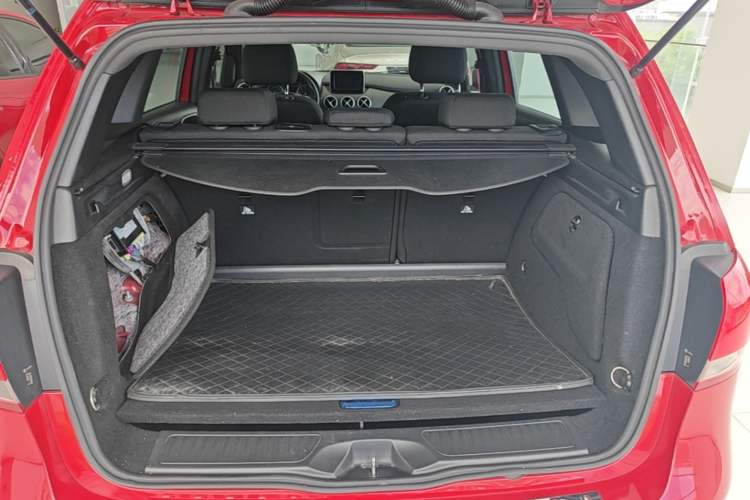 Used Mercedes-Benz B-Class 2016 B 180 Trunk