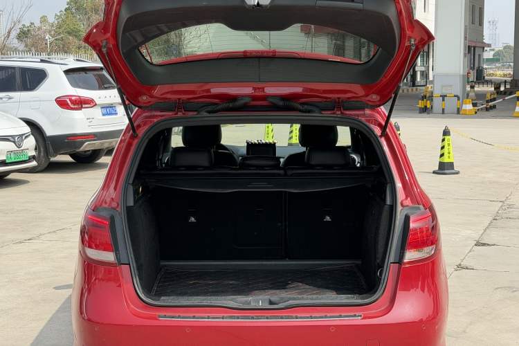 Used Mercedes-Benz B-Class 2016 B 180 Trunk