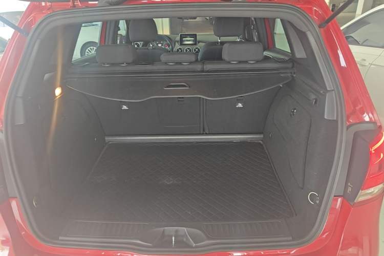 Used Mercedes-Benz B-Class 2016 B 180 Trunk