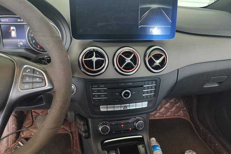 Used Mercedes-Benz B-Class 2016 B 180 Audio And AC Panel
