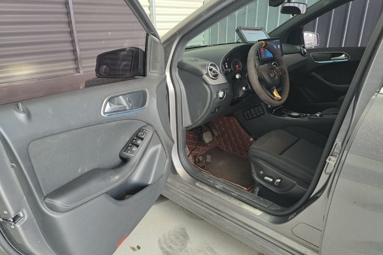 Used Mercedes-Benz B-Class 2016 B 180 Driver Seat
