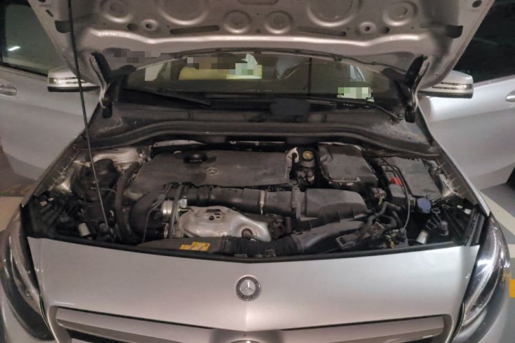 Used Mercedes-Benz B-Class 2016 B 200 Exclusive Edition Engine Bay