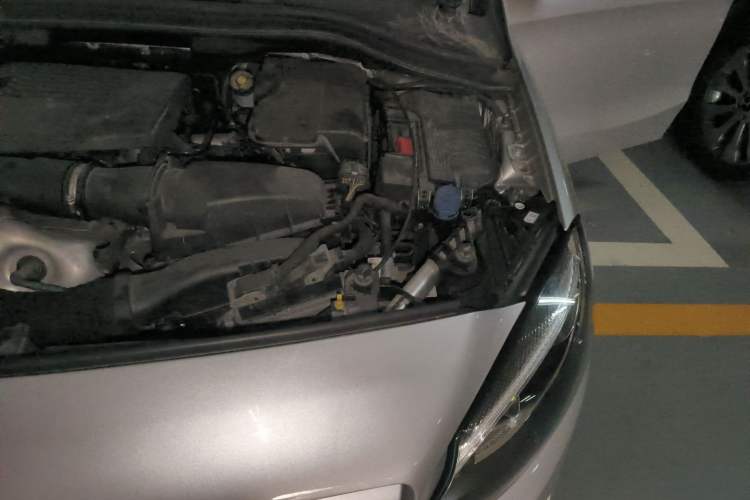 Used Mercedes-Benz B-Class 2016 B 200 Exclusive Edition Engine Bay Left