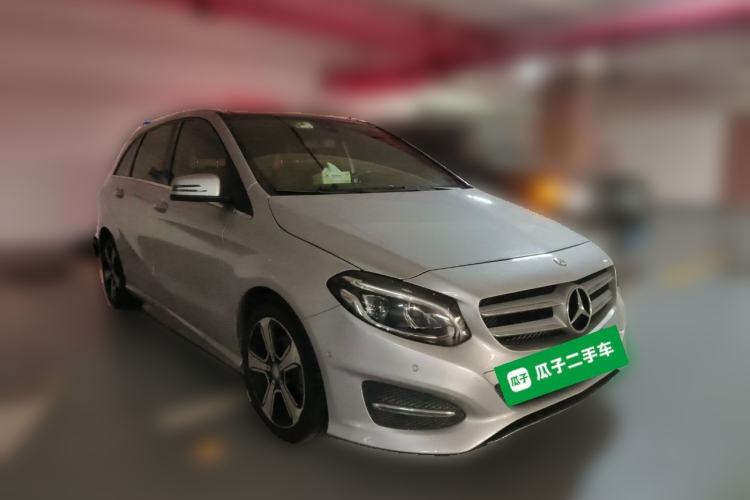 Used Mercedes-Benz B-Class 2016 B 200 Exclusive Edition Front Right 45 Deg