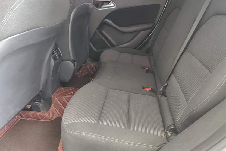 Used Mercedes-Benz B-Class 2016 B 180 Left Rear Seat