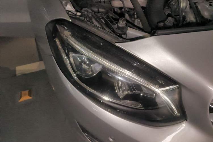 Used Mercedes-Benz B-Class 2016 B 200 Exclusive Edition Right Front Headlight