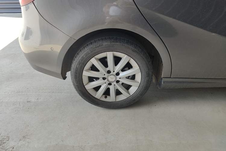 Used Mercedes-Benz B-Class 2016 B 180 Right Rear Wheel Hub