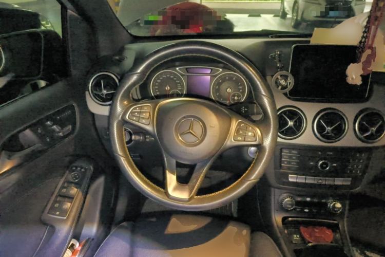 Used Mercedes-Benz B-Class 2016 B 200 Exclusive Edition Steering Wheel