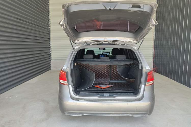 Used Mercedes-Benz B-Class 2016 B 180 Trunk