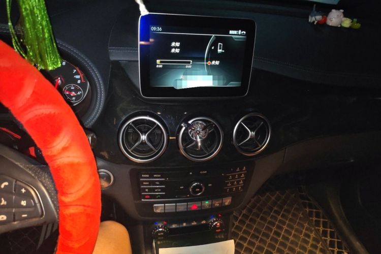 Used Mercedes-Benz B-Class 2016 B 200 Exclusive Edition Audio And AC Panel