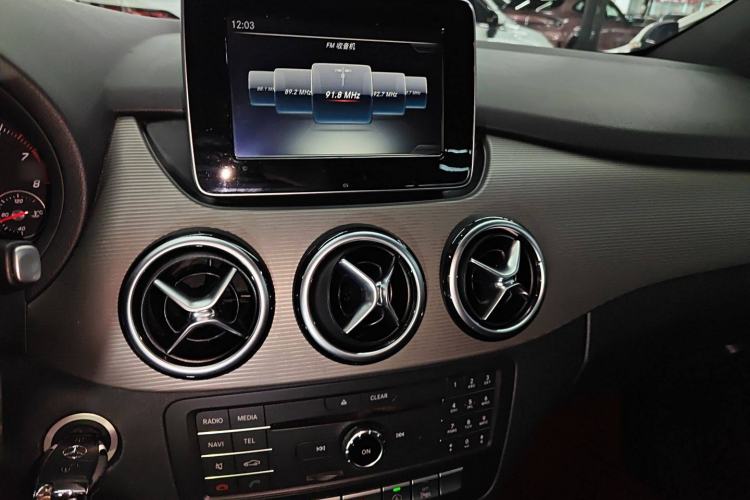 Used Mercedes-Benz B-Class 2016 B 180 Audio And AC Panel