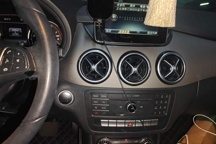 Used Mercedes-Benz B-Class 2016 B 180 Audio And AC Panel