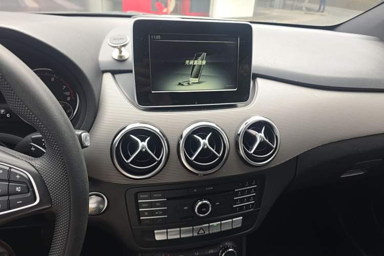 Used Mercedes-Benz B-Class 2016 B 180 Audio And AC Panel